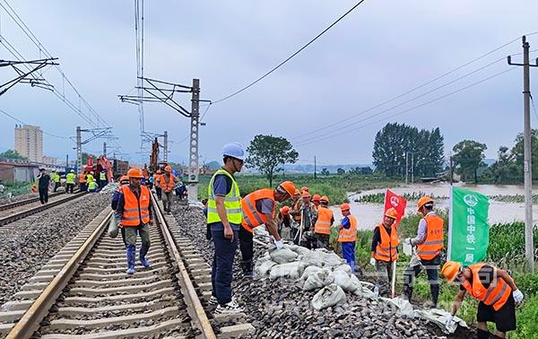 7764142494273725184 7764142494273725184